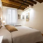 Rialto - Sant\'Aponal Prestige